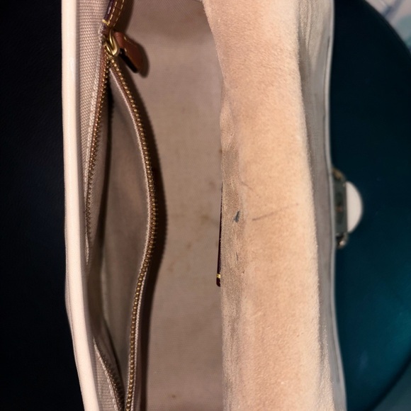 Elegant COACH TABBY Cream Leather Shoulder Bag - Picture 5 of 6